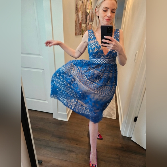 Lulus Lace Midi Dress - SIZE M - Picture 7 of 16